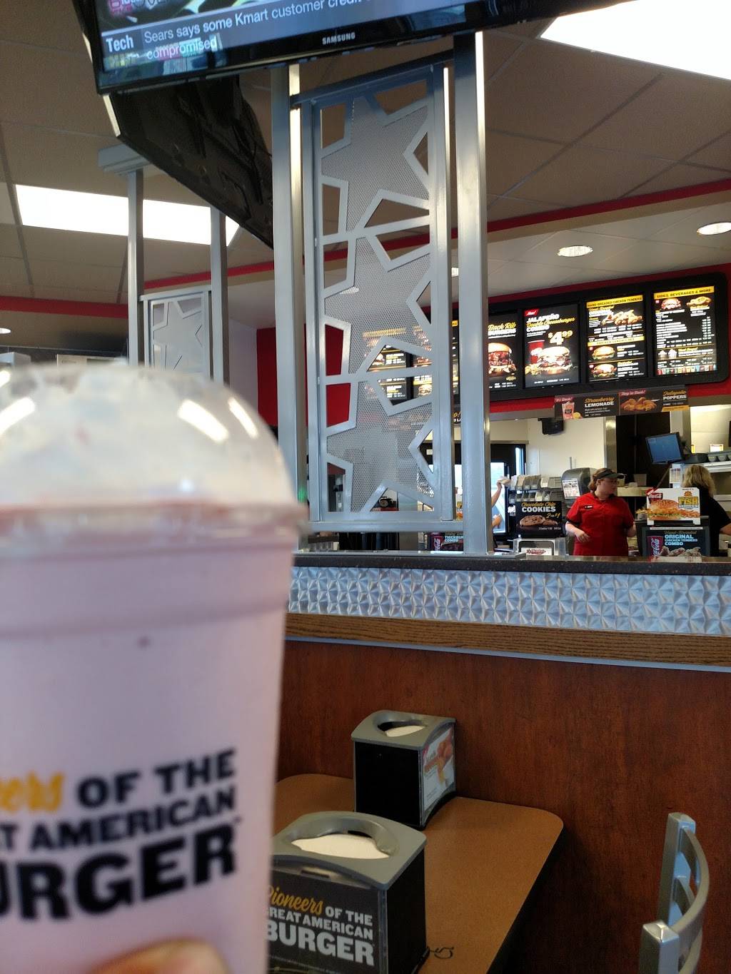 Hardees | restaurant | 129 S Memorial Dr, New Castle, IN 47362, USA | 7655930409 OR +1 765-593-0409