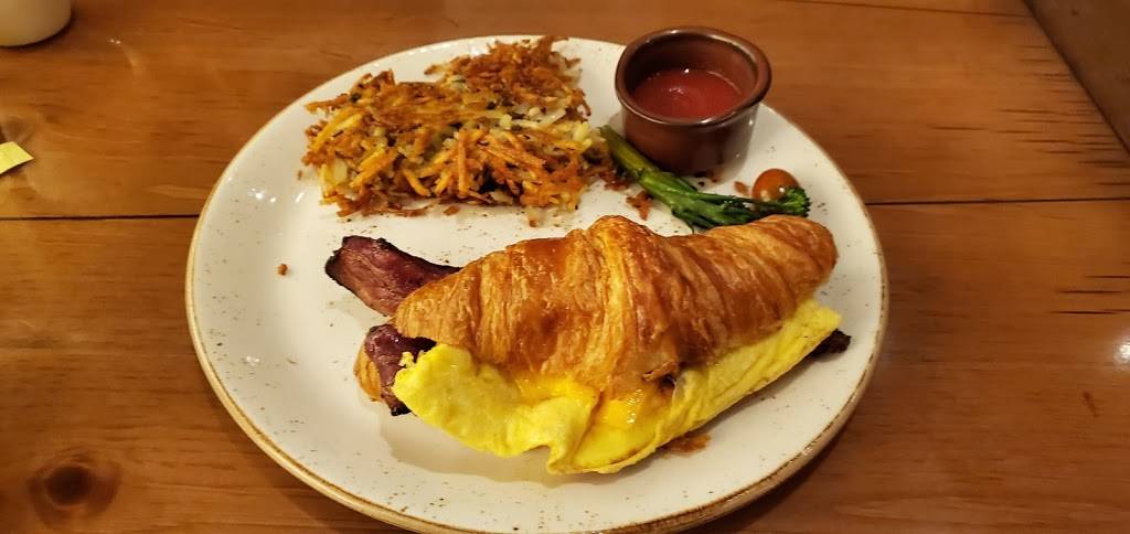 Dellas Kitchen | restaurant | 3940 Las Vegas Blvd S Delano, Las Vegas, NV 89119, USA | 7026329250 OR +1 702-632-9250