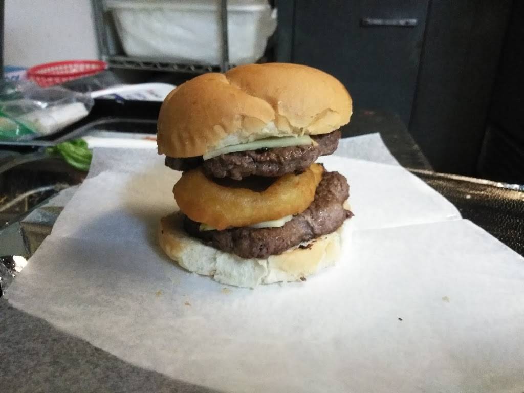 Green Bay Pizza Co Inc | restaurant | 2229 University Ave, Green Bay, WI 54302, USA | 9204659555 OR +1 920-465-9555