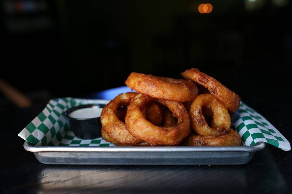 Lakewood Local | restaurant | 811 NE Lakewood Blvd, Lees Summit, MO 64064, USA | 8163817165 OR +1 816-381-7165