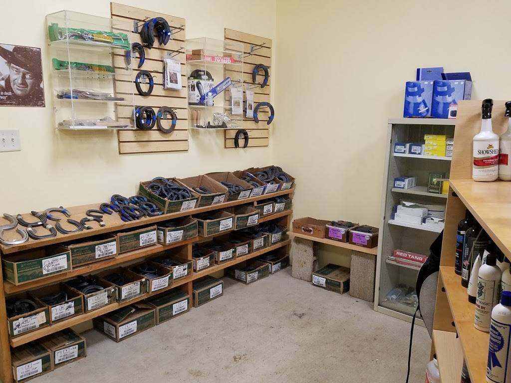 East Hill Feed & Supply | restaurant | 7500 Muller Rd, Bakersfield, CA 93307, USA | 6613635213 OR +1 661-363-5213