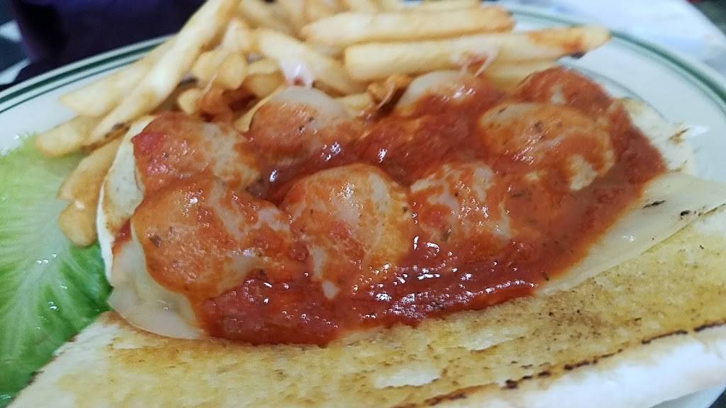 Mickeys Family Grill | restaurant | s75w17351 Janesville Rd, Muskego, WI 53150, USA | 2627104061 OR +1 262-710-4061