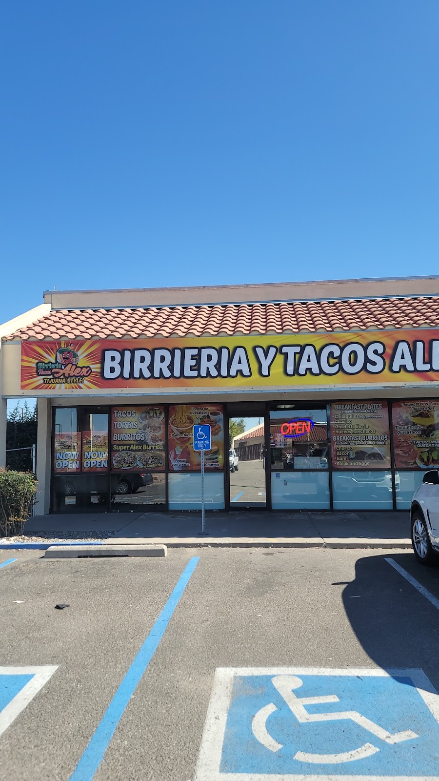 Birrieria y Tacos de Alex Tijuana Style | restaurant | 640 Coors Blvd NW #25, Albuquerque, NM 87121, USA | 5055953738 OR +1 505-595-3738