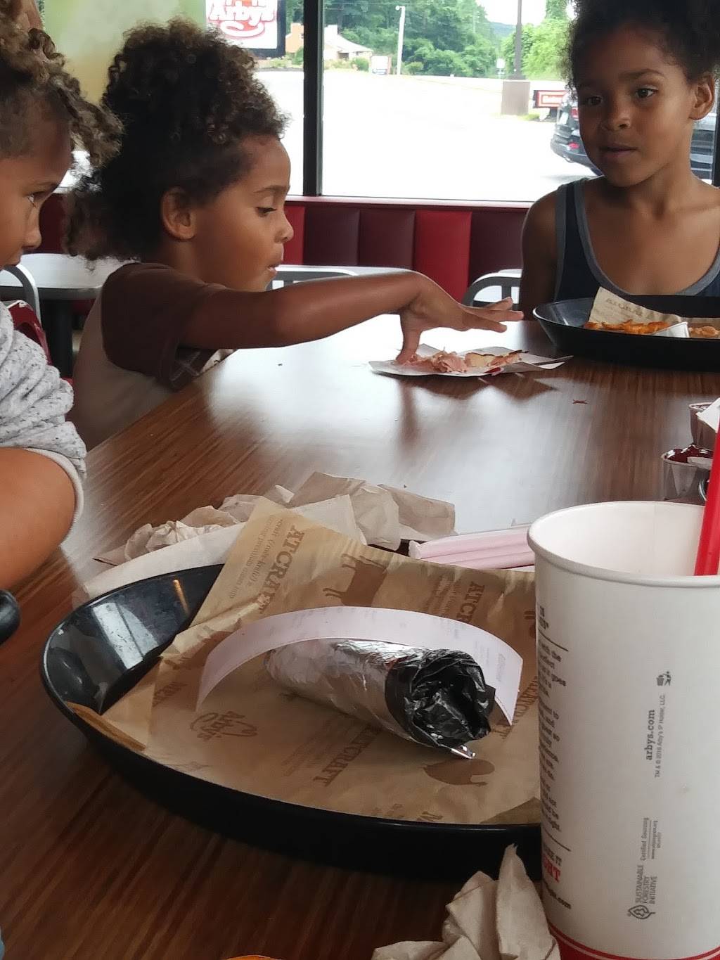 Arbys | restaurant | 332 Quillian St, Cleveland, GA 30528, USA | 7062191748 OR +1 706-219-1748