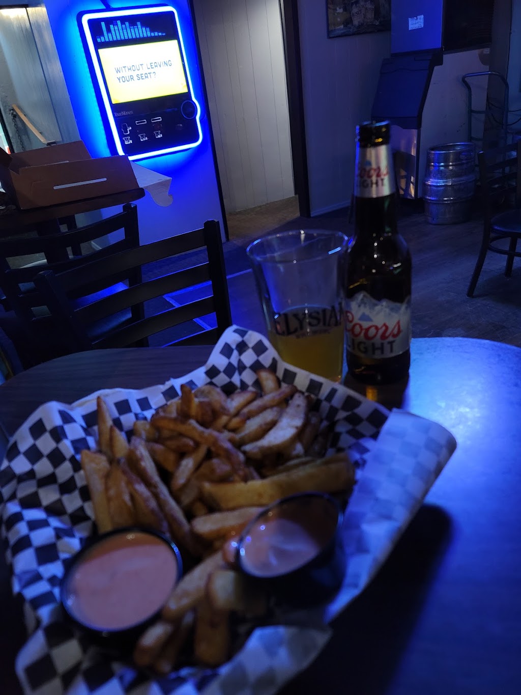 Club Crow | restaurant | 1/2, 108 Cottage Ave, Cashmere, WA 98815, USA | 5097823001 OR +1 509-782-3001