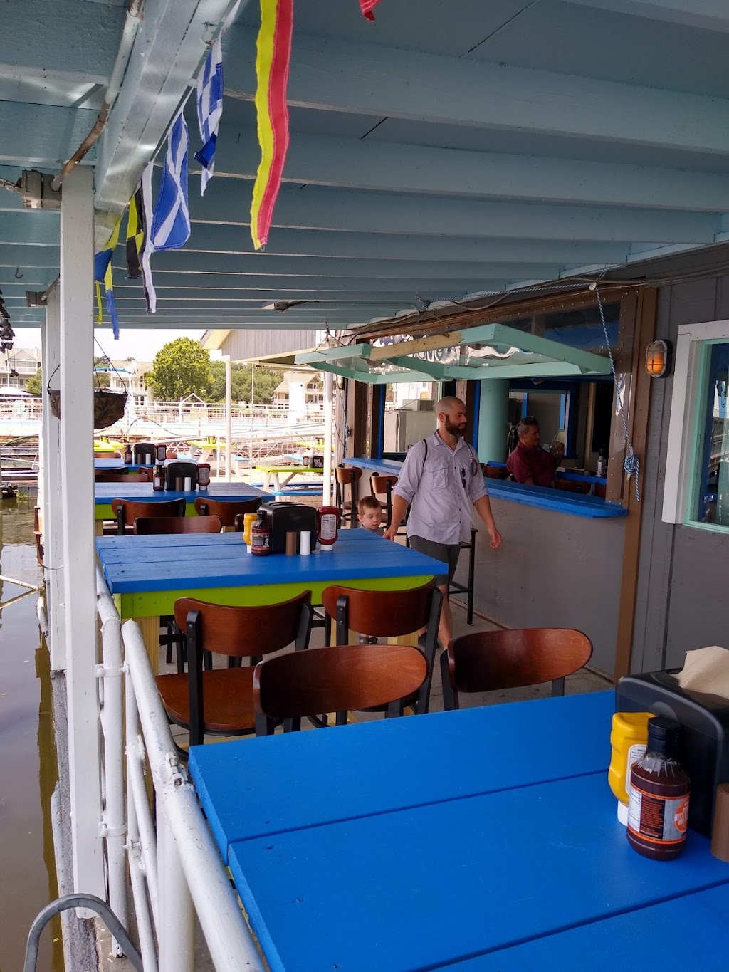 Marina Del Ray | restaurant | 100 Marina Del Ray Dr, Madisonville, LA 70447, USA | 9852027046 OR +1 985-202-7046