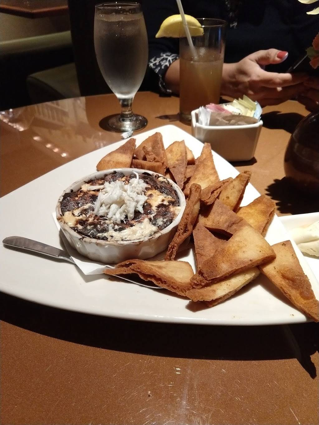 Altland House Grill & Pub | restaurant | 1 Center Square #100, Abbottstown, PA 17301, USA | 7172599535 OR +1 717-259-9535