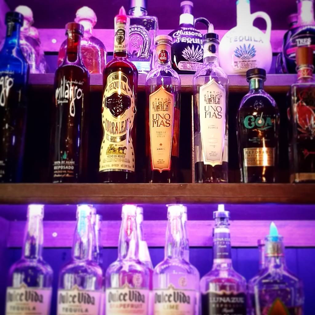 Tims Tavern | restaurant | 602 N 105th St, Seattle, WA 98133, USA | 2067899005 OR +1 206-789-9005