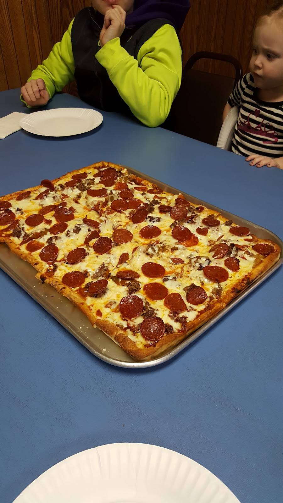 Maronis Pizza | restaurant | 1345 St Ann St, Scranton, PA 18504, USA | 5709619531 OR +1 570-961-9531