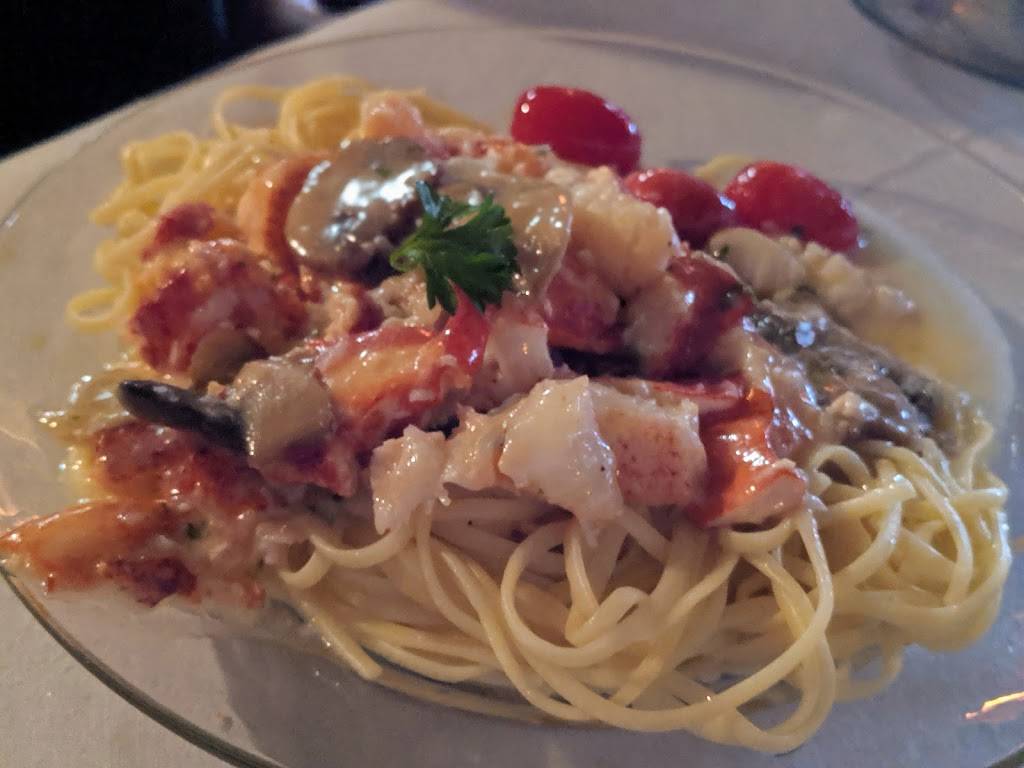 Ginas by the Sea | restaurant | 134 Taunton Ave, Dennis, MA 02638, USA | 5083853213 OR +1 508-385-3213