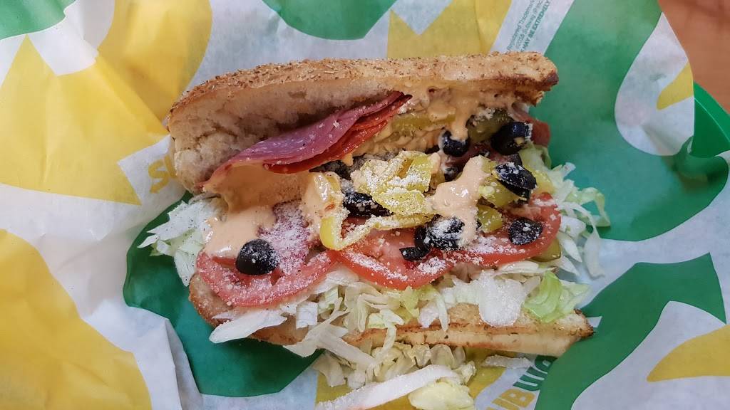 Subway Restaurants | restaurant | 1375 40th Ave NW Suite H Lauderhill Mall, Lauderhill, FL 33313, USA | 9545836799 OR +1 954-583-6799