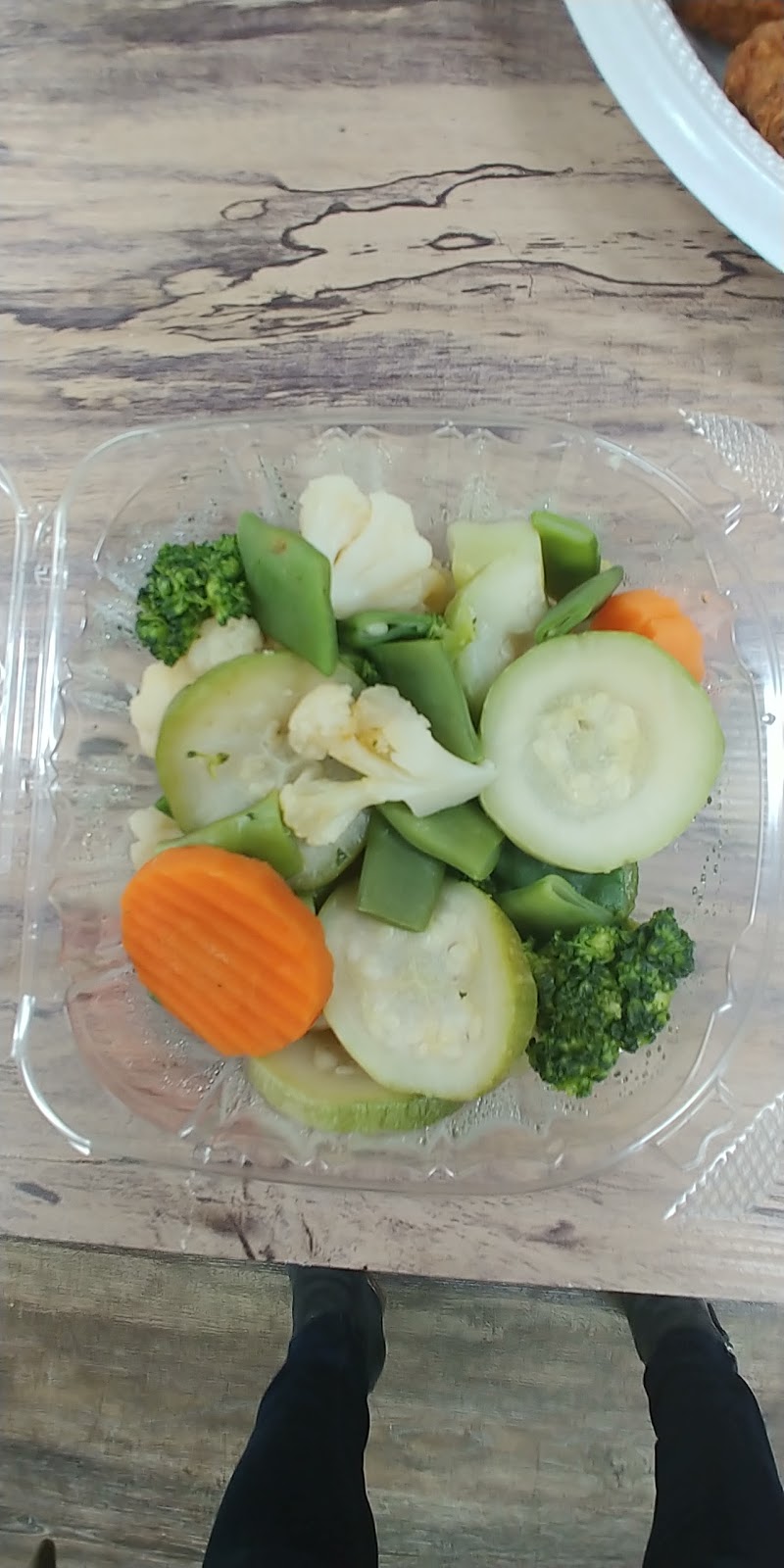 Versatile Jerk and Vegan | restaurant | 9 N 5th Ave, Maywood, IL 60153, USA | 3124028591 OR +1 312-402-8591