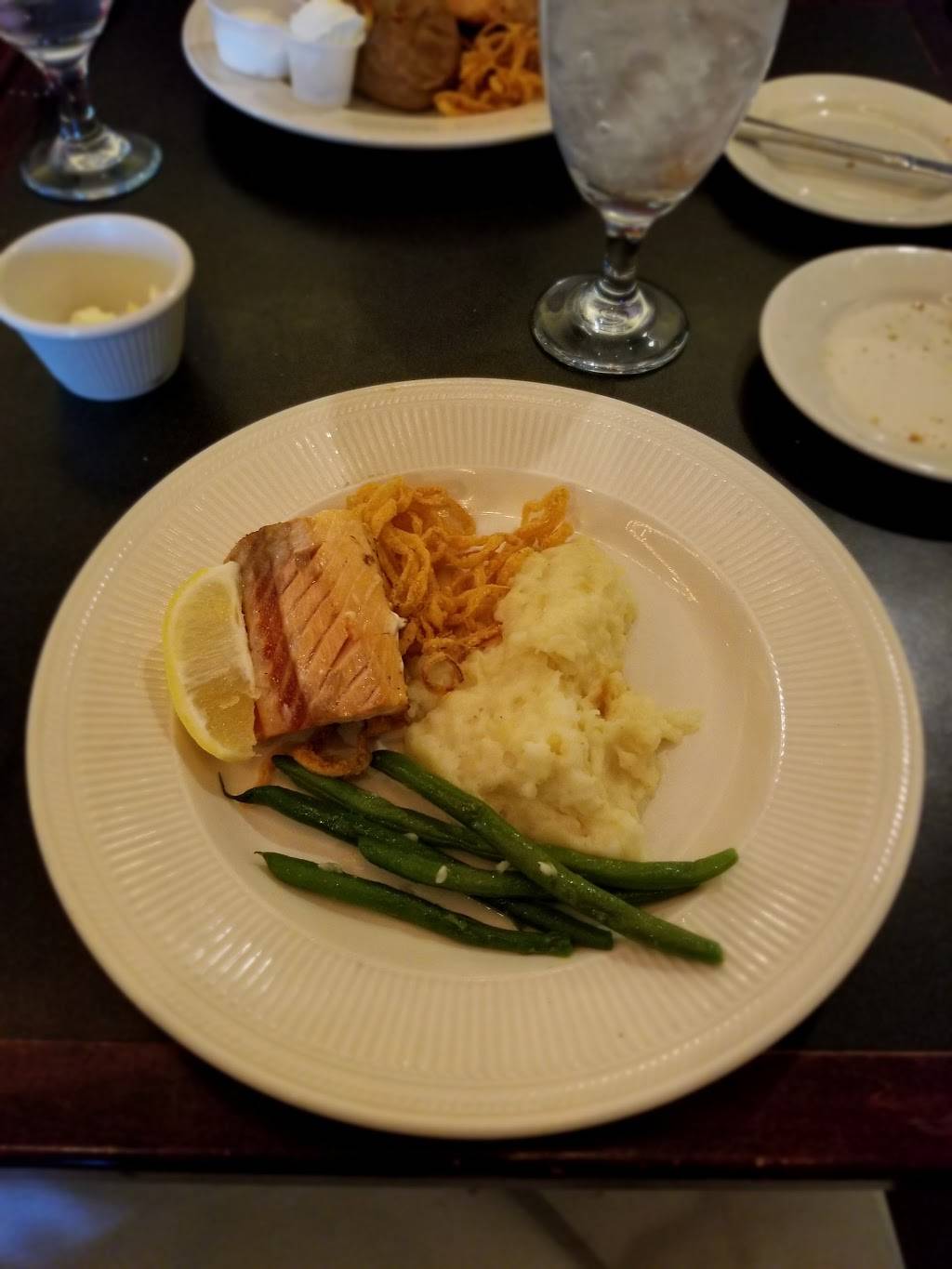 Wellington Grille | restaurant | 2450 Dayton Xenia Rd, Beavercreek, OH 45434, USA | 9374264600 OR +1 937-426-4600