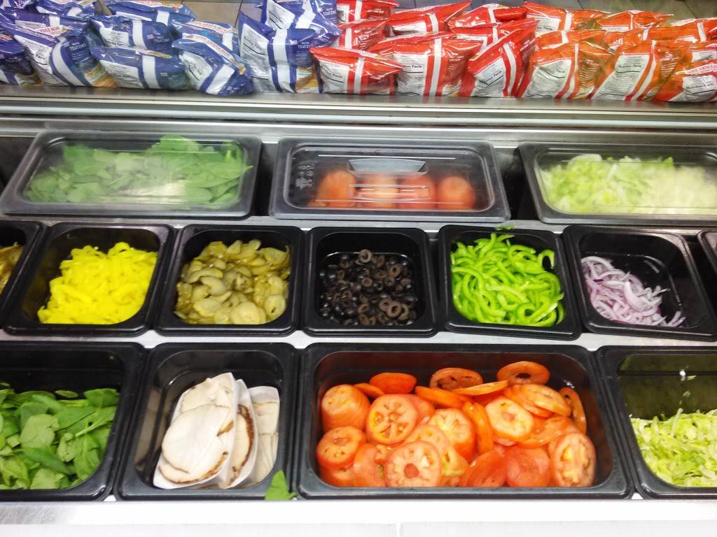 Subway Restaurants | restaurant | 8215 W Beaver St, Jacksonville, FL 32220, USA | 9047861575 OR +1 904-786-1575