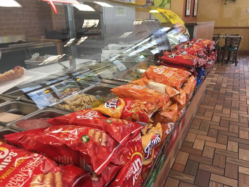 Subway | meal takeaway | 530 Church St Suite 100, Nashville, TN 37219, USA | 6152566138 OR +1 615-256-6138