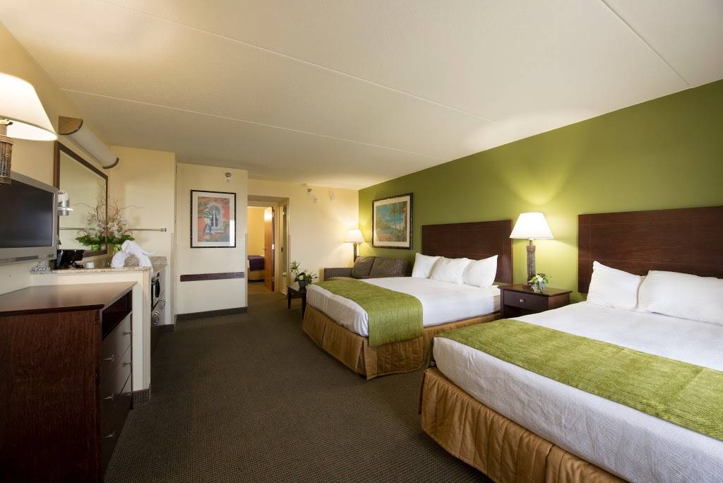 Edgewater Hotel and Waterpark | restaurant | 2400 London Rd, Duluth, MN 55812, USA | 2187283601 OR +1 218-728-3601