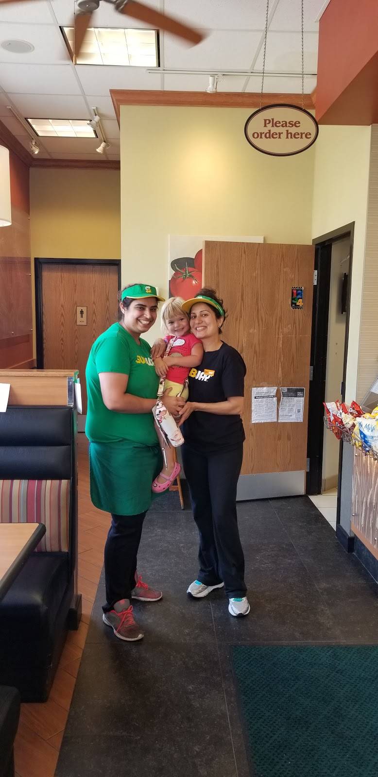 Subway | restaurant | 810 Main St E, Hamilton, ON L8M 1L6, Canada | 9055438800 OR +1 905-543-8800