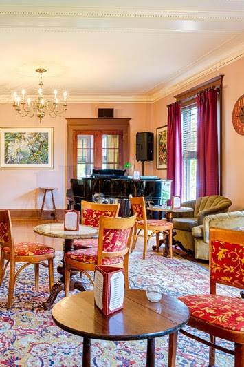 Gateways Inn & Restaurant | night club | 51 Walker St, Lenox, MA 01240, USA | 4136372532 OR +1 413-637-2532