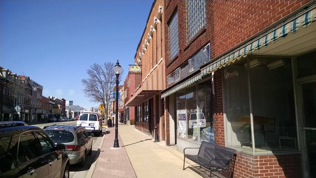 Landmark Taphouse and Grille | restaurant | 21 N Main St, Three Rivers, MI 49093, USA | 2698583066 OR +1 269-858-3066