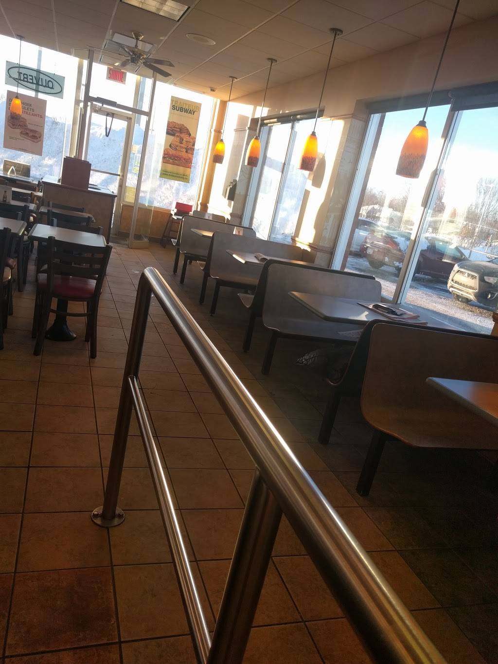 Subway | restaurant | 3280 Ch Ste-Foy, Québec, QC G1X 3V2, Canada | 4186509299 OR +1 418-650-9299