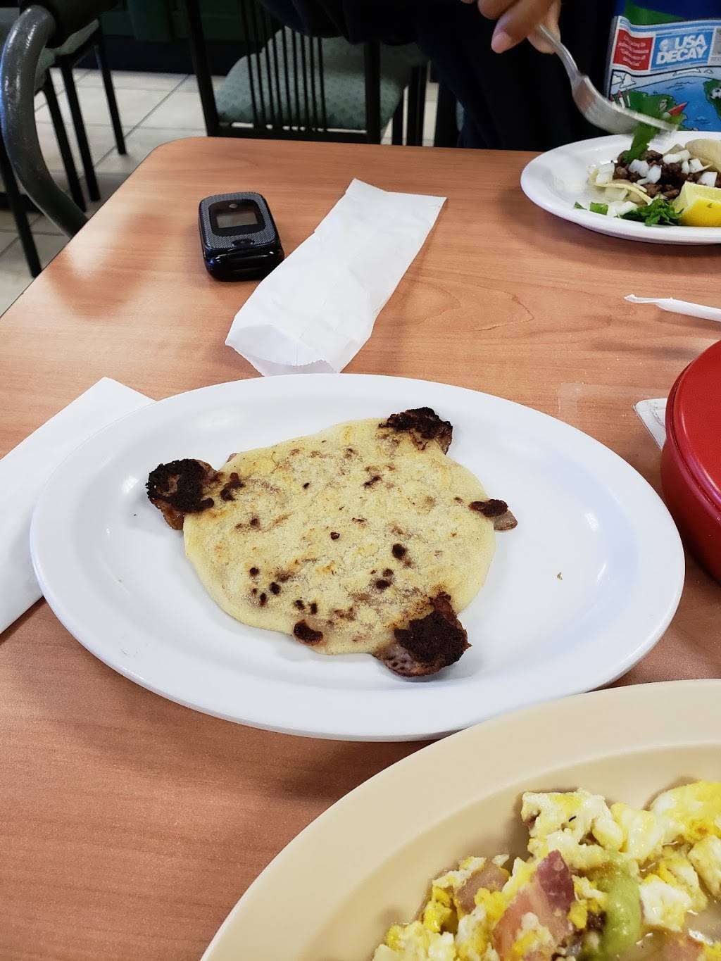 Tienda y Restaurant Lilis | restaurant | 417 S Belt Line Rd, Grand Prairie, TX 75051, USA | 9726421113 OR +1 972-642-1113