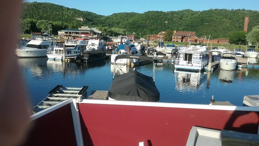 Winneshiek Bar & Grill | restaurant | 32785 Co Rd K, Prairie du Chien, WI 53821, USA | 6083261068 OR +1 608-326-1068