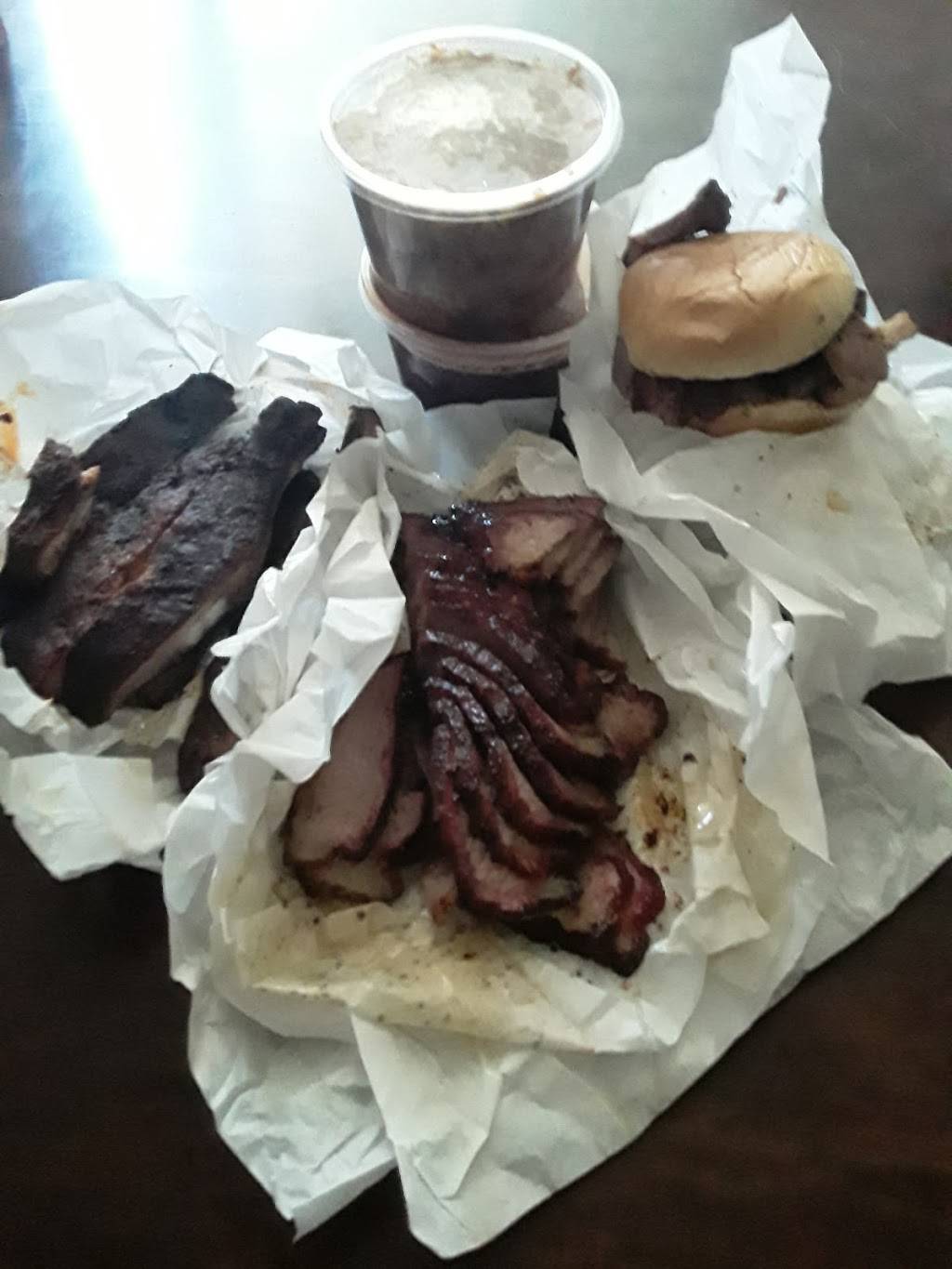 Black Mesa BBQ | restaurant | 6301 Coors Blvd SW, Albuquerque, NM 87121, USA | 5054520632 OR +1 505-452-0632