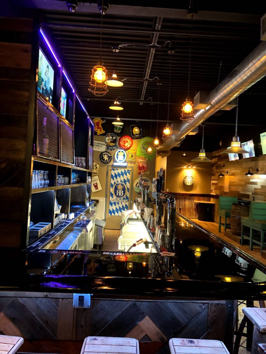 Farmingdale Brew co | restaurant | 306 Main St, Farmingdale, NY 11735, USA | 5165868711 OR +1 516-586-8711