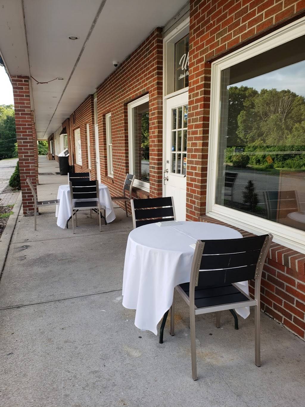 Urpi | restaurant | 696 Amity Rd, Bethany, CT 06524, USA | 2033930700 OR +1 203-393-0700