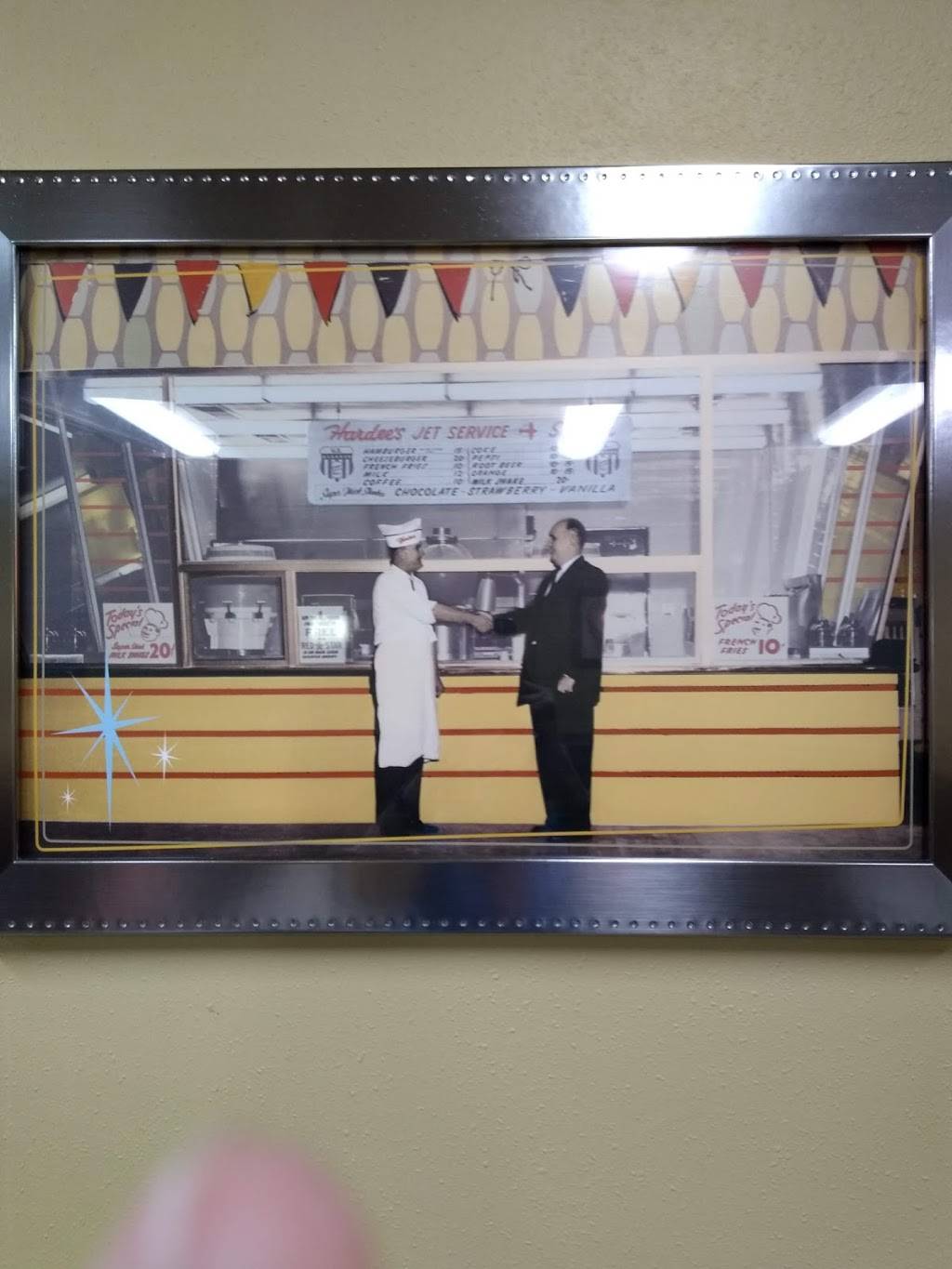 Hardees / Red Burrito | restaurant | 109 US-321, Hickory, NC 28601, USA | 8283249476 OR +1 828-324-9476