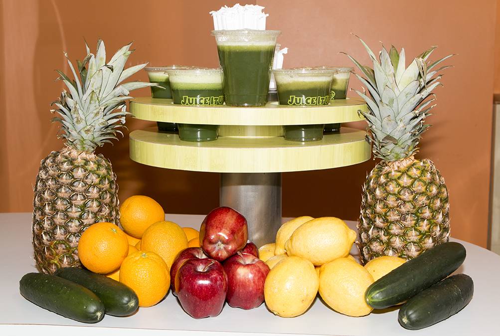 Juice It Up! | restaurant | 24303 Town Center Dr #130, Valencia, CA 91355, USA | 6616708817 OR +1 661-670-8817