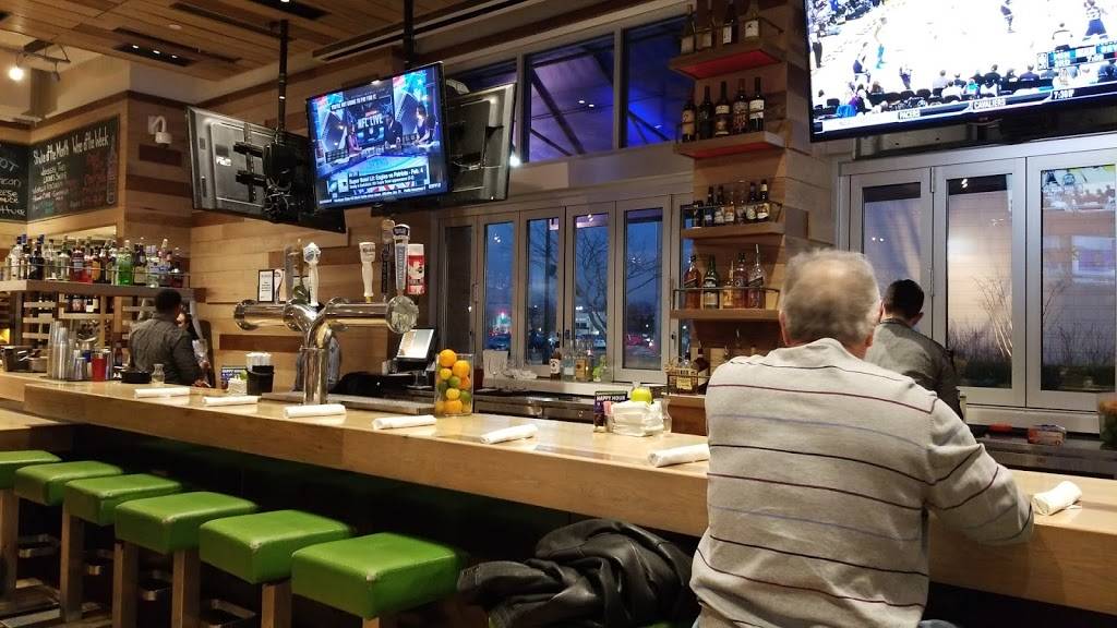 Zinburger Wine & Burger Bar | restaurant | 8141 Fashion Dr, Nanuet, NY 10954, USA | 8456243245 OR +1 845-624-3245