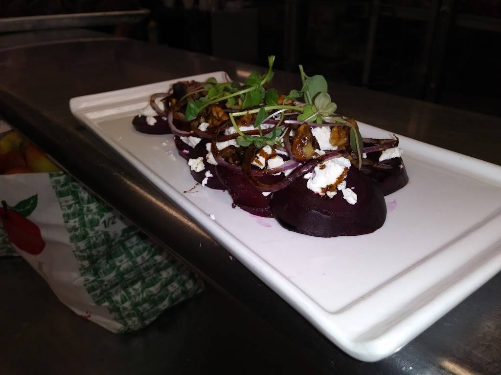 Molinaris | restaurant | 8900 Mentor Ave, Mentor, OH 44060, USA | 4409742750 OR +1 440-974-2750