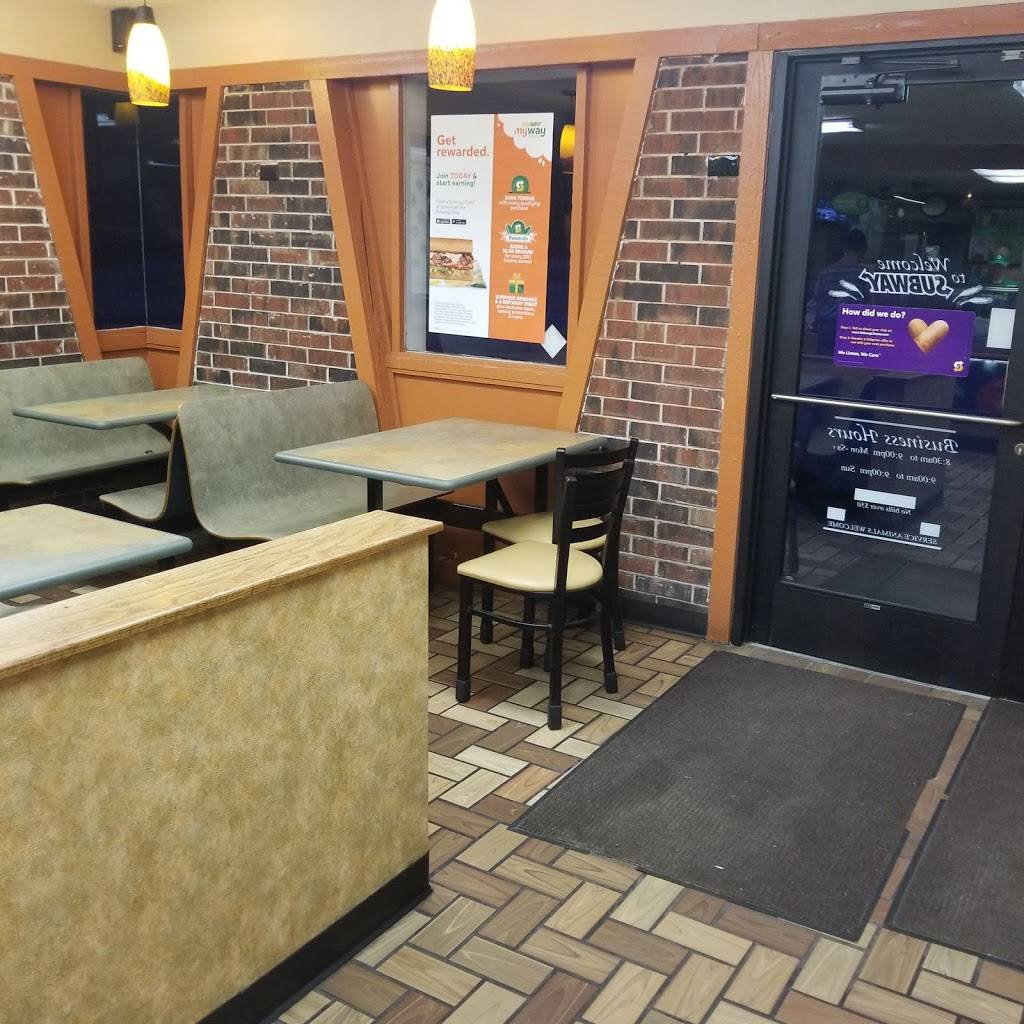 Subway | meal takeaway | 10405 W 75th St, Shawnee, KS 66214, USA | 9139624007 OR +1 913-962-4007