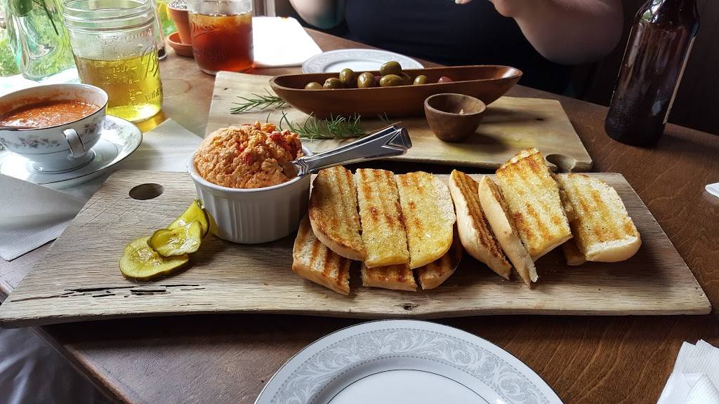 The Pickled Palate | restaurant | 411 Hibben St, Mt Pleasant, SC 29464, USA | 8433887813 OR +1 843-388-7813