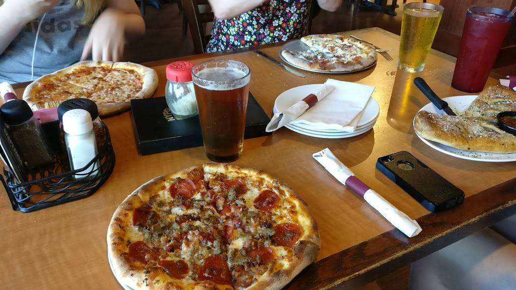 NYPD Pizza at Lake Cay | restaurant | 9900 Universal Blvd #100, Orlando, FL 32819, USA | 4079928990 OR +1 407-992-8990