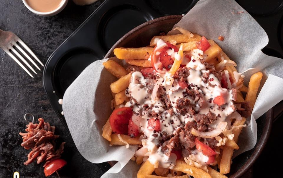 Friesy | restaurant | 2628 N Fair Oaks Ave, Tucson, AZ 85712, USA | 5202547333 OR +1 520-254-7333