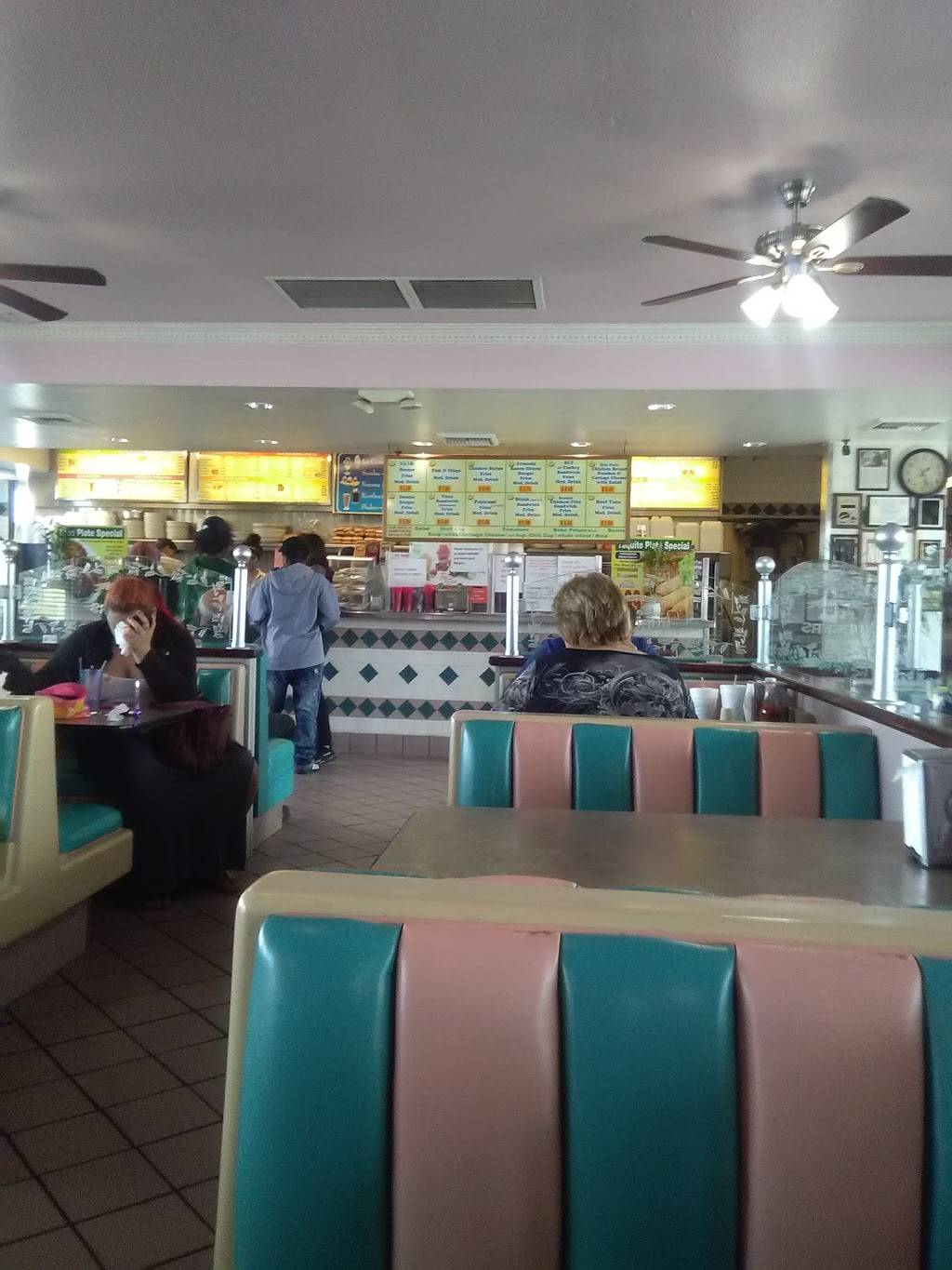 Louis Burgers | restaurant | 44328 10th St W, Lancaster, CA 93534, USA | 6619487865 OR +1 661-948-7865