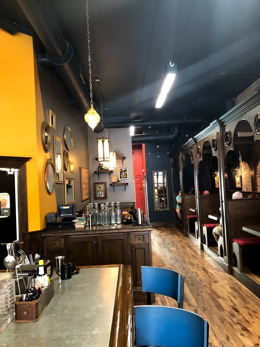 The Mad Priest | restaurant | 719 Cherry St #100, Chattanooga, TN 37402, USA | 4235411395 OR +1 423-541-1395