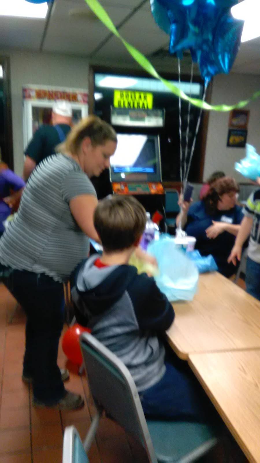 Pizza Plus | restaurant | 3400 US-11W, Surgoinsville, TN 37873, USA | 4233454040 OR +1 423-345-4040