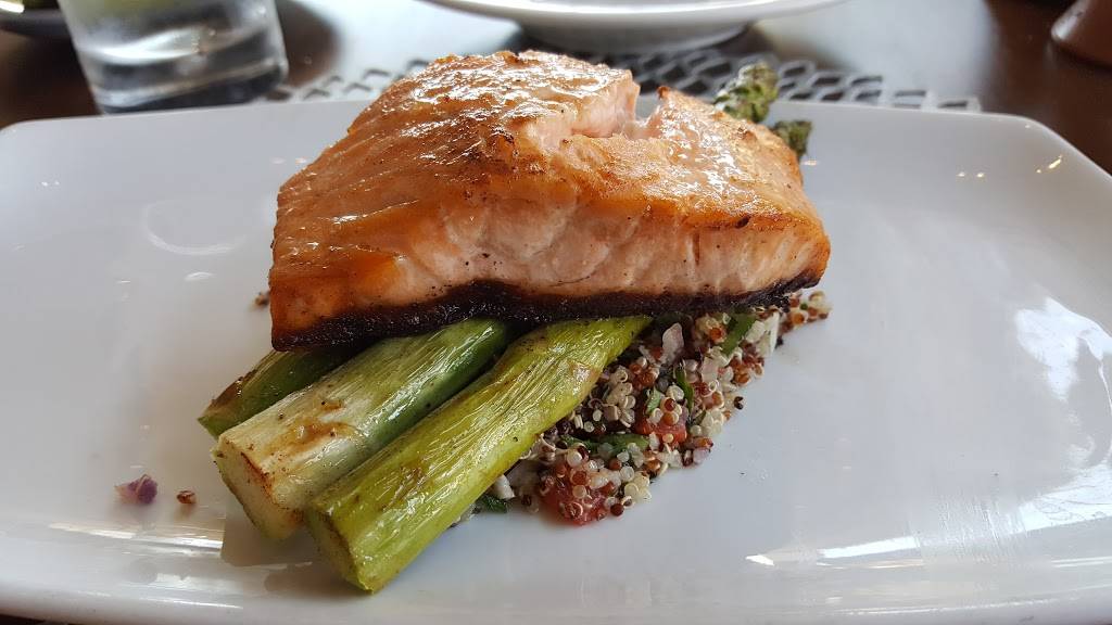 THE LOT La Jolla | restaurant | 7611 Fay Ave, La Jolla, CA 92037, USA | 8587770069 OR +1 858-777-0069