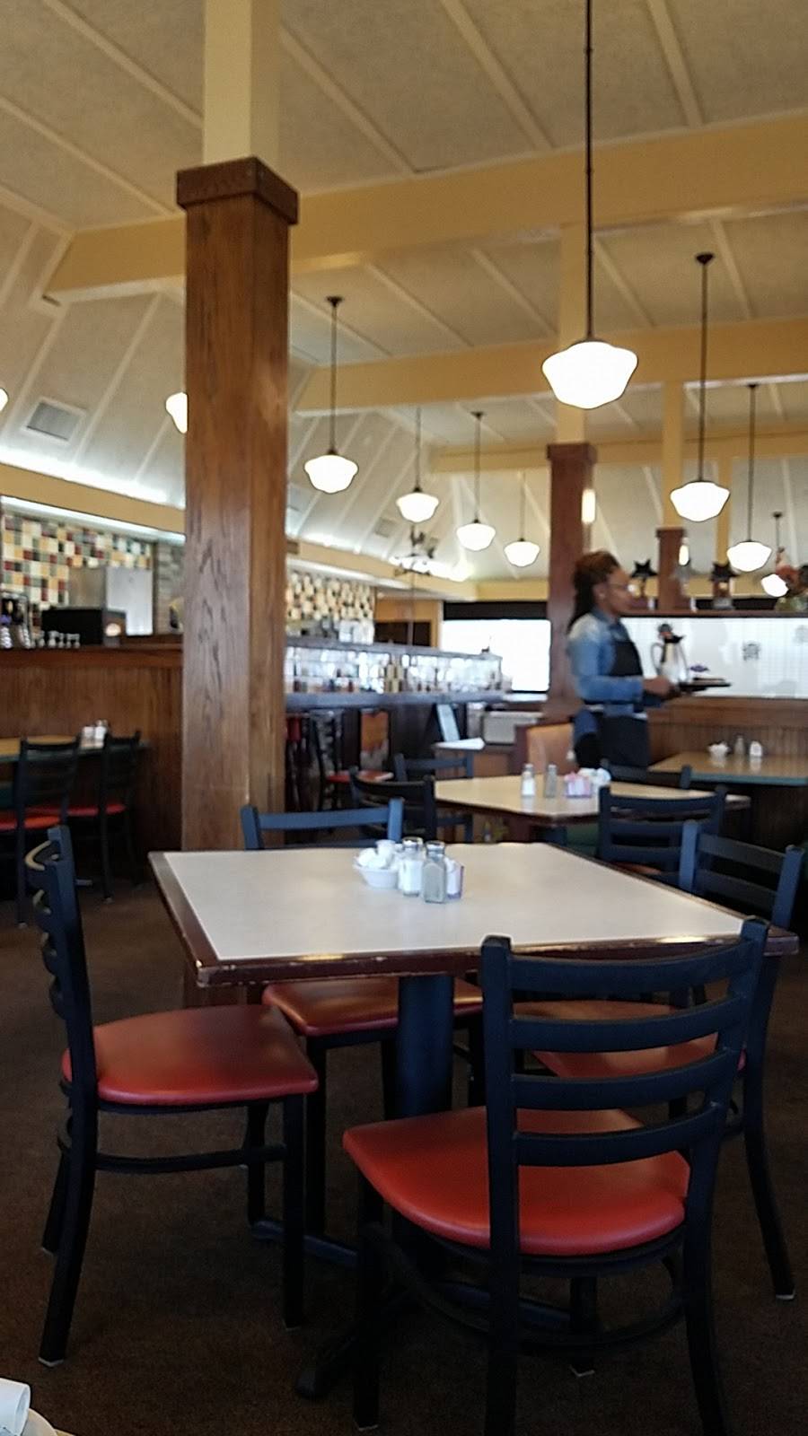 Café by Country Kitchen | restaurant | 2487 M-139, Benton Harbor, MI 49022, USA | 2699256076 OR +1 269-925-6076