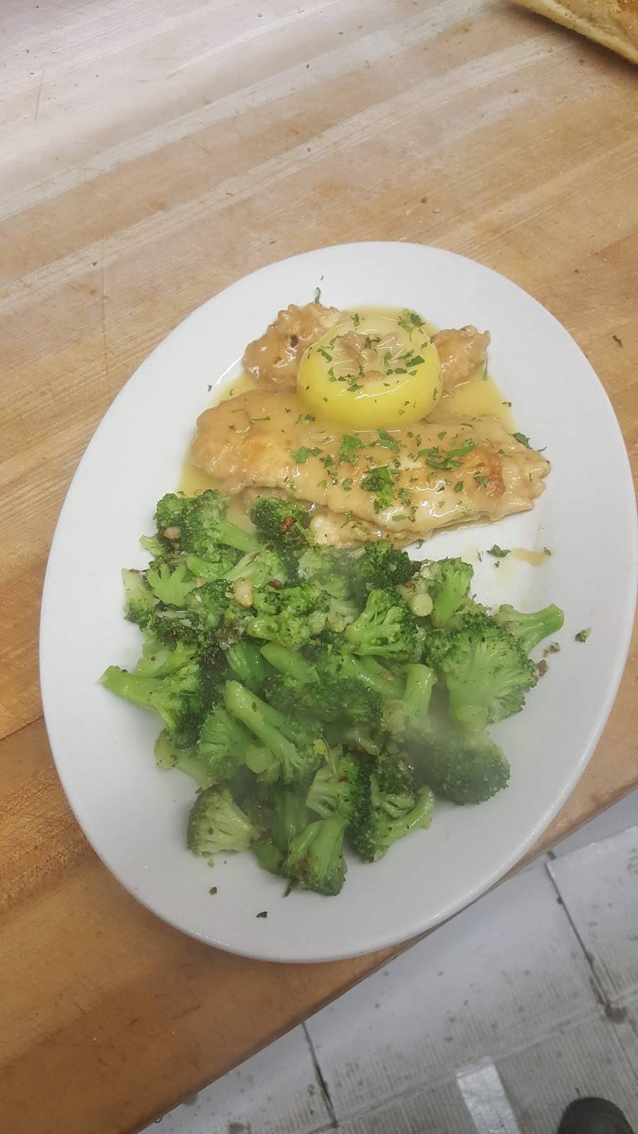 F & J Pizzeria | restaurant | 7 Goshen Ave, Washingtonville, NY 10992, USA | 8454966292 OR +1 845-496-6292