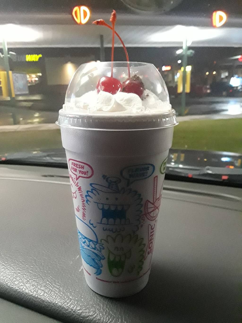 Sonic Drive-In | restaurant | 3300 23rd Ave, Evans, CO 80620, USA | 9703307886 OR +1 970-330-7886