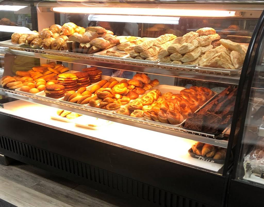 Valsos Cafe & Bar | cafe | 123A Shirley Ave, Revere, MA 02151, USA | 7816294843 OR +1 781-629-4843