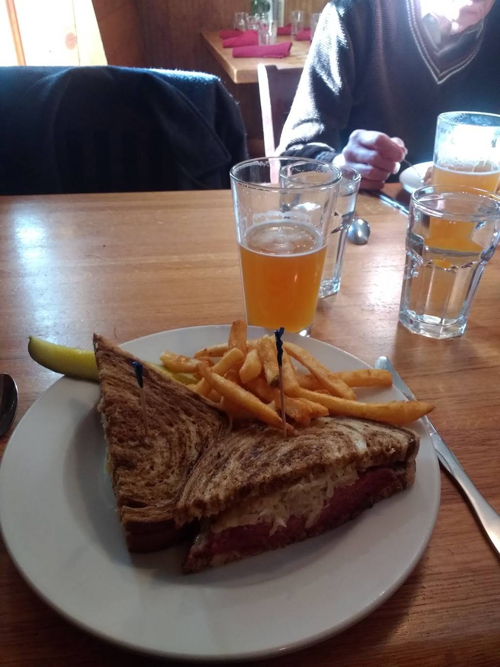 Tooky Mills Pub | restaurant | 9 Depot St, Hillsboro, NH 03244, USA | 6034646700 OR +1 603-464-6700