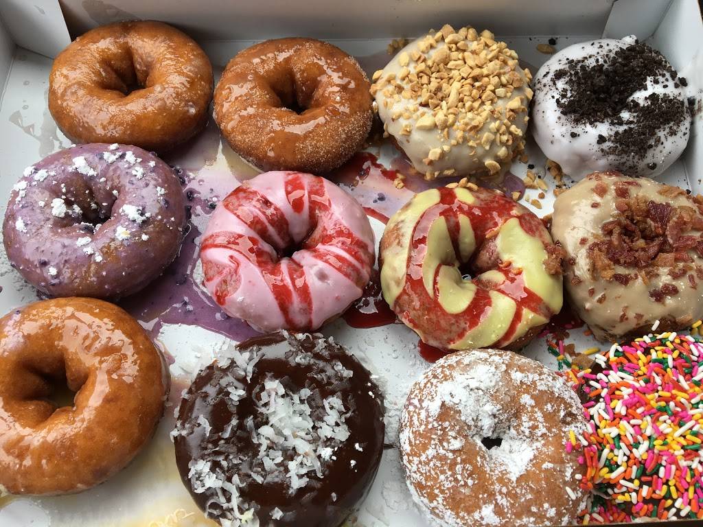 Duck Donuts | cafe | 300 Elden St A, Herndon, VA 20170, USA | 7037078496 OR +1 703-707-8496