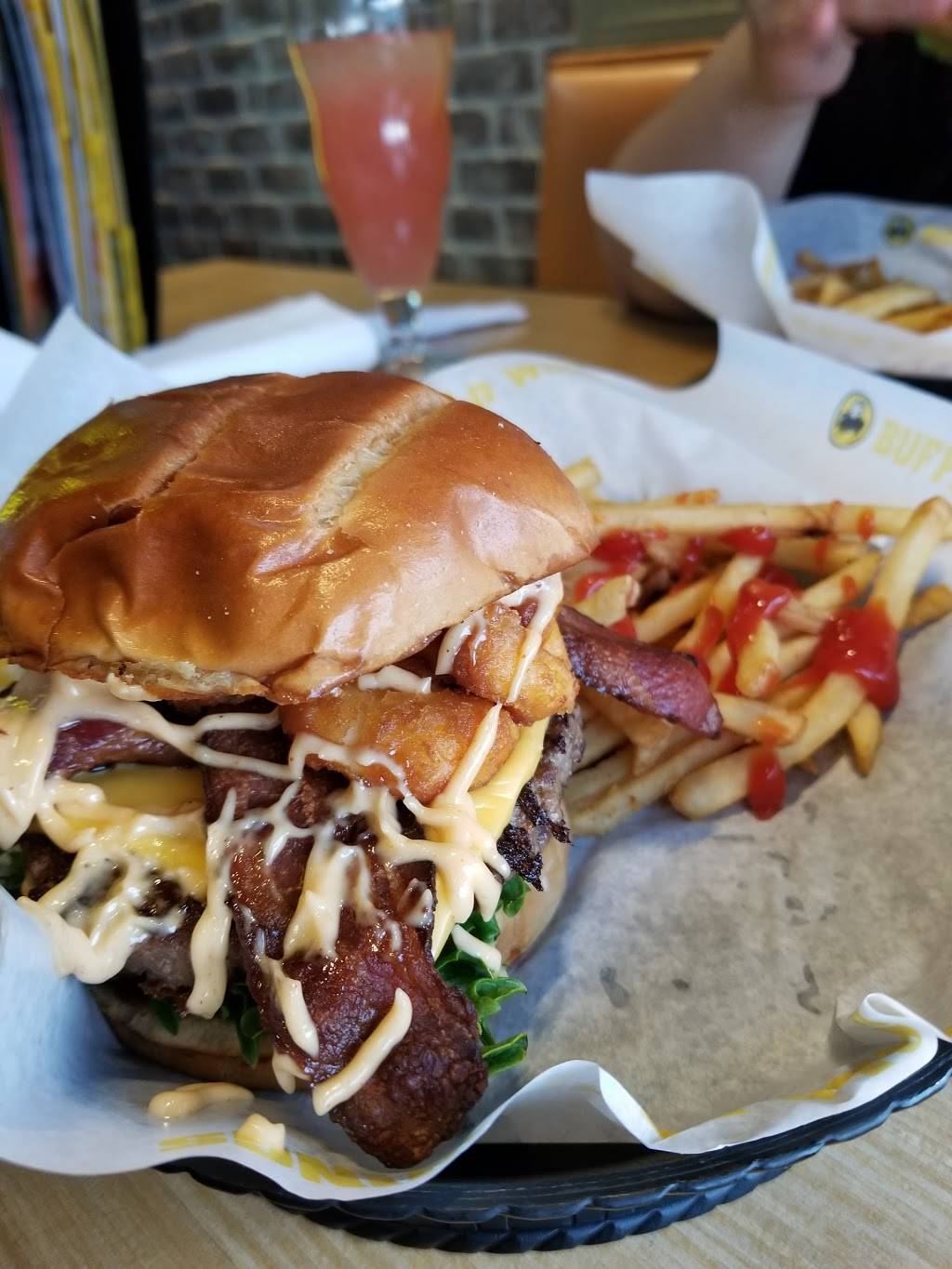 Buffalo Wild Wings | restaurant | 2650 N Narragansett Ave, Chicago, IL 60639, USA | 7736224392 OR +1 773-622-4392