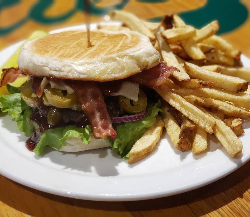 Scotties Pub | restaurant | 202 Pleasant St, Fall River, MA 02721, USA | 5086788991 OR +1 508-678-8991
