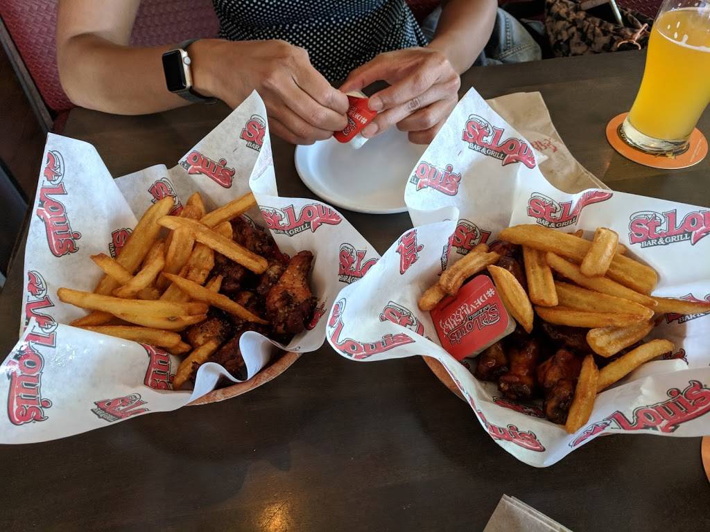 St. Louis Bar & Grill | restaurant | 5307 Yonge St, North York, ON M2N 5R4, Canada | 4162265988 OR +1 416-226-5988